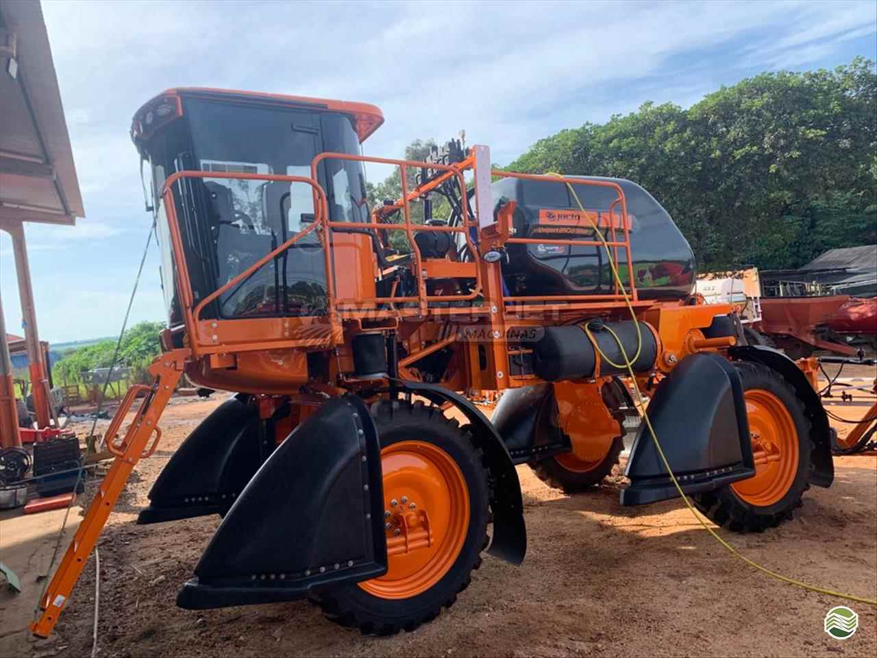 PULVERIZADOR JACTO UNIPORT 2500 STAR Tração 4x2 Master Jet Máquinas CAMPO VERDE MATO GROSSO MT